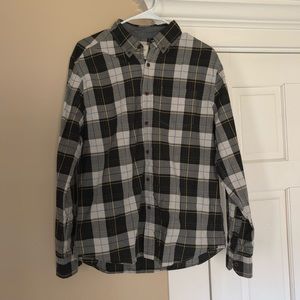 👀American Eagle Seriously Soft Button Down